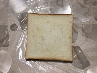 秋林里道斯红肠蔬果三明治的做法步骤：2