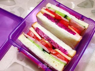 秋林里道斯红肠蔬果三明治的做法步骤：13