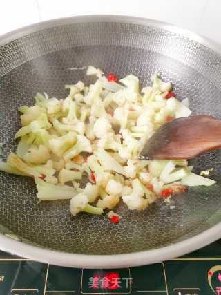 花椰菜炒鸡蛋的做法步骤：6