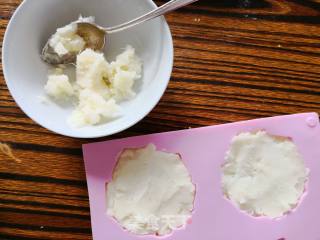 山药豆沙月饼的做法步骤：6
