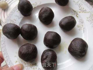无糖豆沙月饼的做法步骤：2