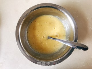 1分钟快手营养早餐：香蕉核桃榛子蛋糕的做法步骤：2