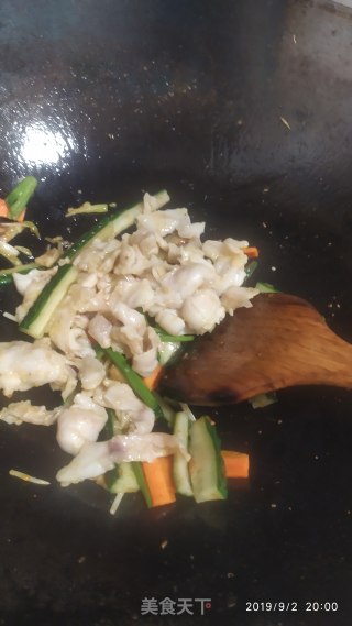 鱼片炒黄瓜的做法步骤：8