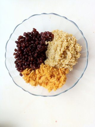 藜麦蜜豆肉松冰皮月饼的做法步骤：8