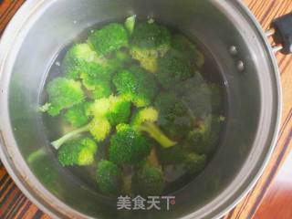 花团锦簇（茄酱虾仁）的做法步骤：3