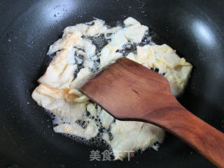 榨菜丝青椒鸭蛋炒米面的做法步骤：4