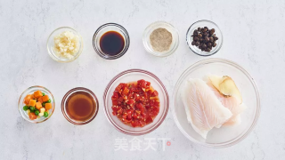剁椒蒸巴沙鱼的做法步骤：1