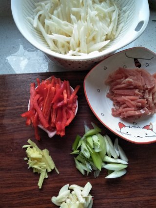 里脊炒藕丝的做法步骤：7