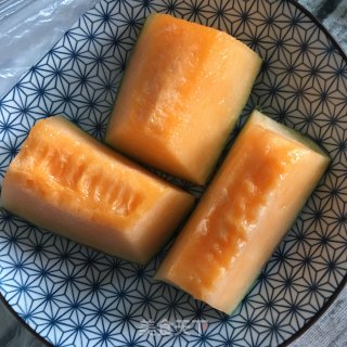 哈密瓜风味酸奶的做法步骤：1