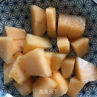 哈密瓜风味酸奶的做法步骤：3