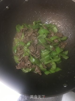 尖椒炒牛肉的做法步骤：7