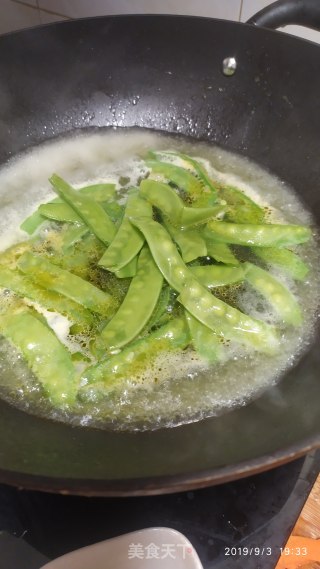 鸡胸肉炒雪豆的做法步骤：4