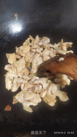 鸡胸肉炒雪豆的做法步骤：7