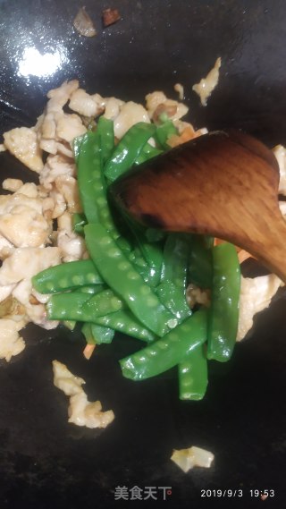 鸡胸肉炒雪豆的做法步骤：8