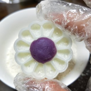 冰皮豆沙月饼的做法步骤：12