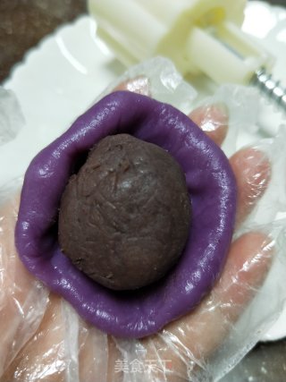 冰皮豆沙月饼的做法步骤：17