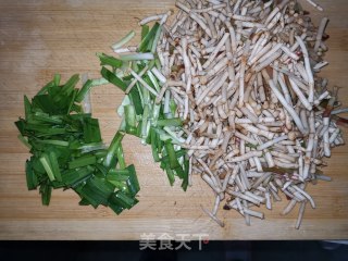 鱼腥草爆牛肉的做法步骤：2