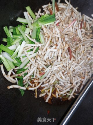 鱼腥草爆牛肉的做法步骤：5