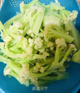 花菜肉丝的做法步骤：3