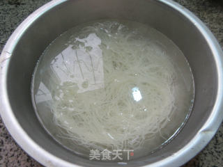 香干洋葱炒米面的做法步骤：2