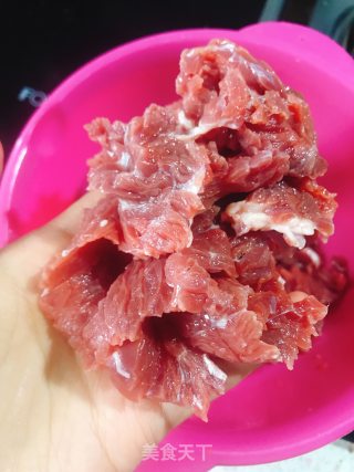 牛肉番茄滑蛋的做法步骤：1
