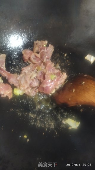 瘦肉炒豆角的做法步骤：5
