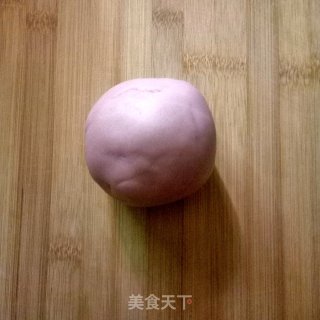 粉色小猪佩奇冰皮月饼的做法步骤：2