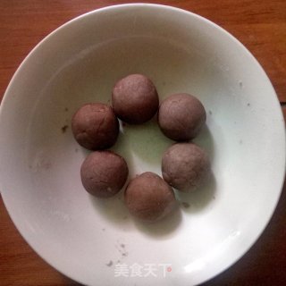 粉色小猪佩奇冰皮月饼的做法步骤：4