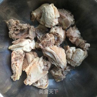 清炖鸡汤的做法步骤：1
