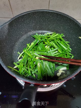 韭菜炒鸡蛋的做法步骤：5