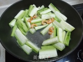 丝瓜虾米粉丝的做法步骤：4