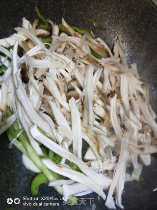 松茸炒鸡丝的做法步骤：9