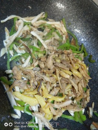 松茸炒鸡丝的做法步骤：10