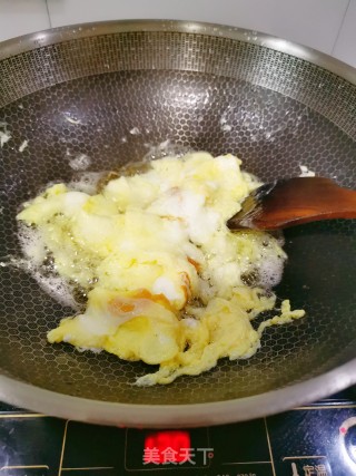 韭菜苔炒鸡蛋的做法步骤：3