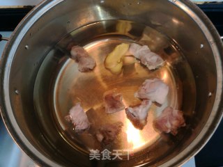玉米骨头汤的做法步骤：6