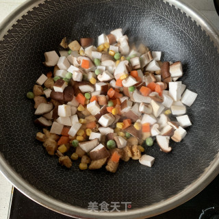黑椒菌菇鸡肉饭的做法步骤：6