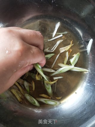 红烧鲳鱼的做法步骤：2