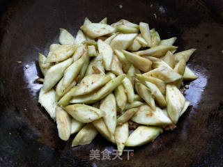 咸鱼炒茄子的做法步骤：5