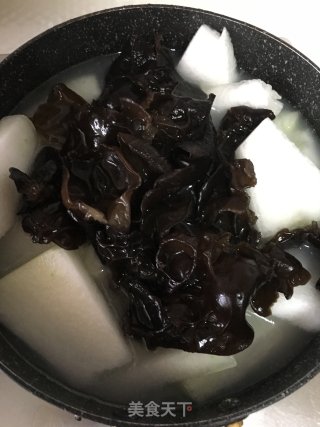 冬瓜木耳汤的做法步骤：3