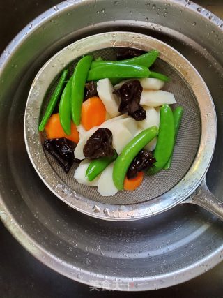 山药炒甜豆黑木耳的做法步骤：5