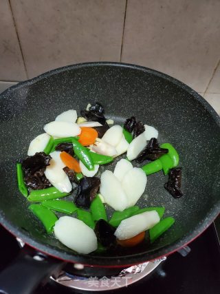 山药炒甜豆黑木耳的做法步骤：7
