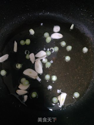 麻辣味菜花炒木耳的做法步骤：4