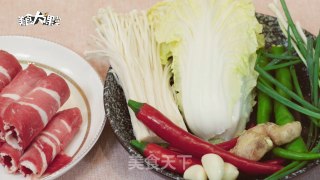金黄酸汤肥牛的做法步骤：1