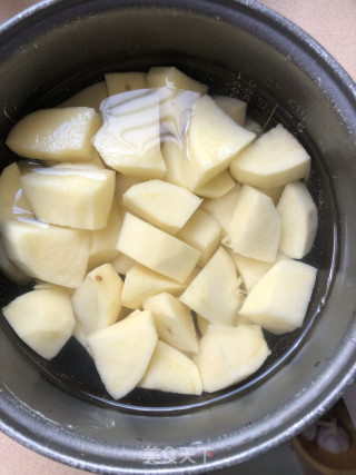 土豆焖排骨的做法步骤：6