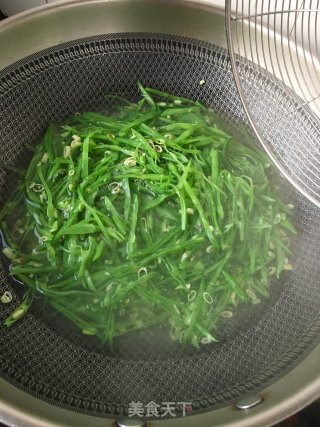 花肉炒扁豆丝的做法步骤：6