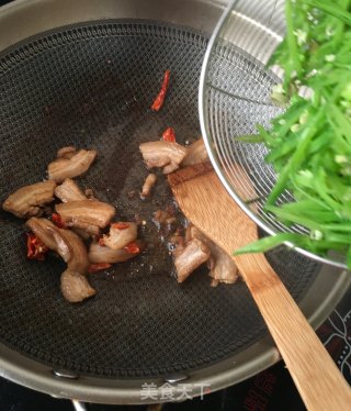 花肉炒扁豆丝的做法步骤：15