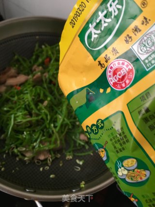 花肉炒扁豆丝的做法步骤：17