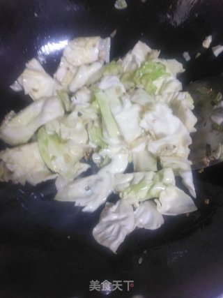 包菜炒木耳的做法步骤：6