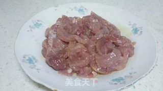 芹菜炒肉丝的做法步骤：2