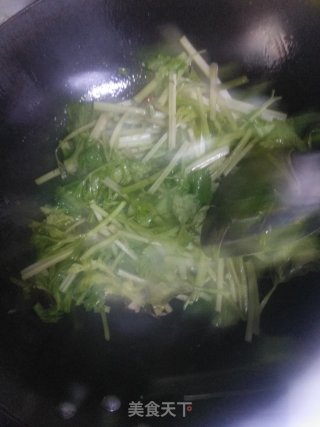 芹菜炒肉丝的做法步骤：8